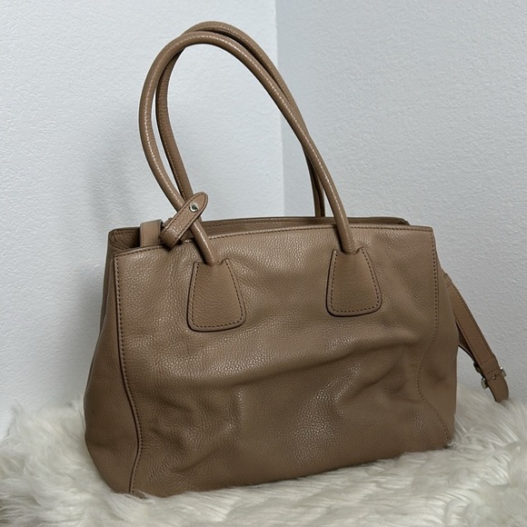 💯Authentic Prada Beige Leather Two-way  Bag🍀 - Picture 7 of 16